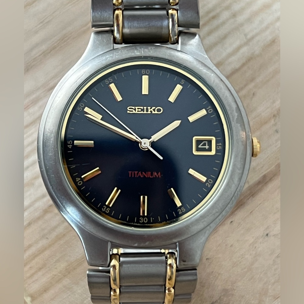 Seiko Titanium Rare Vintage Men’s Watch Two-Tone Titanium Bracelet Blue Dial